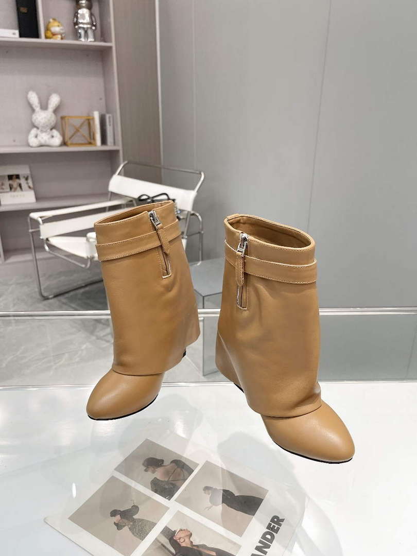 Givenchy  BE603KE0YP Women's Shoes Shark Lock Ankle Boots G97113