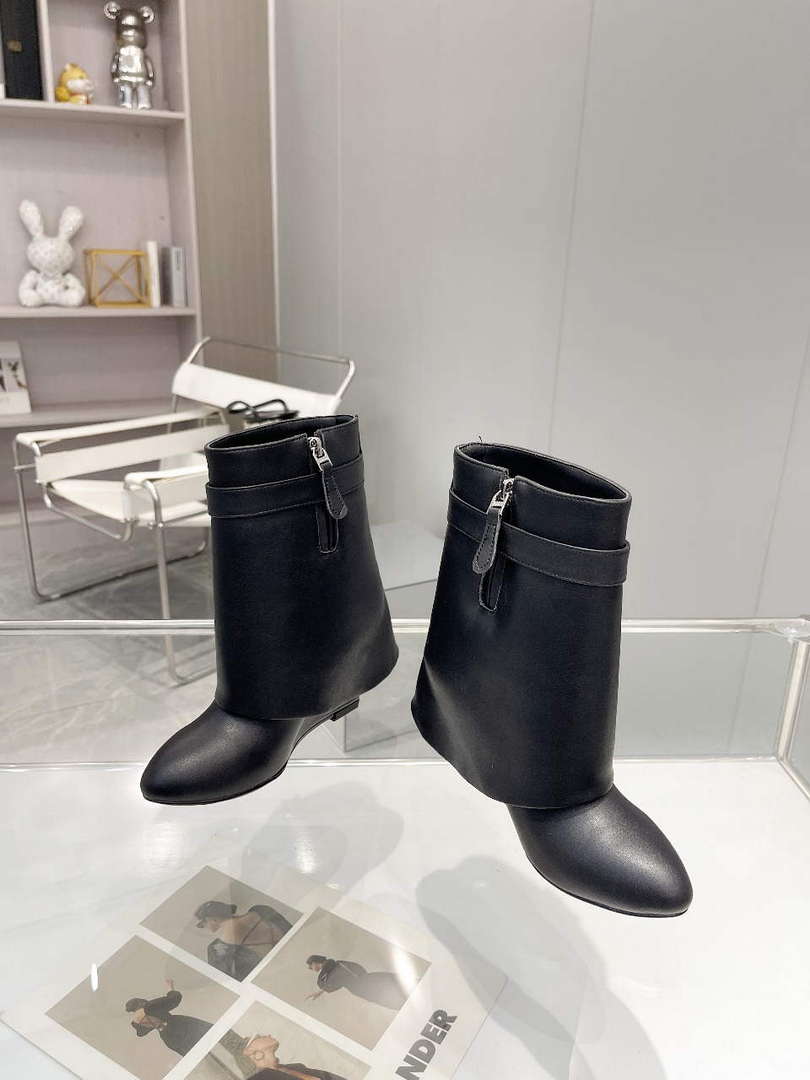 Givenchy  BE603KE0YP Women's Shoes Shark Lock Ankle Boots G97114