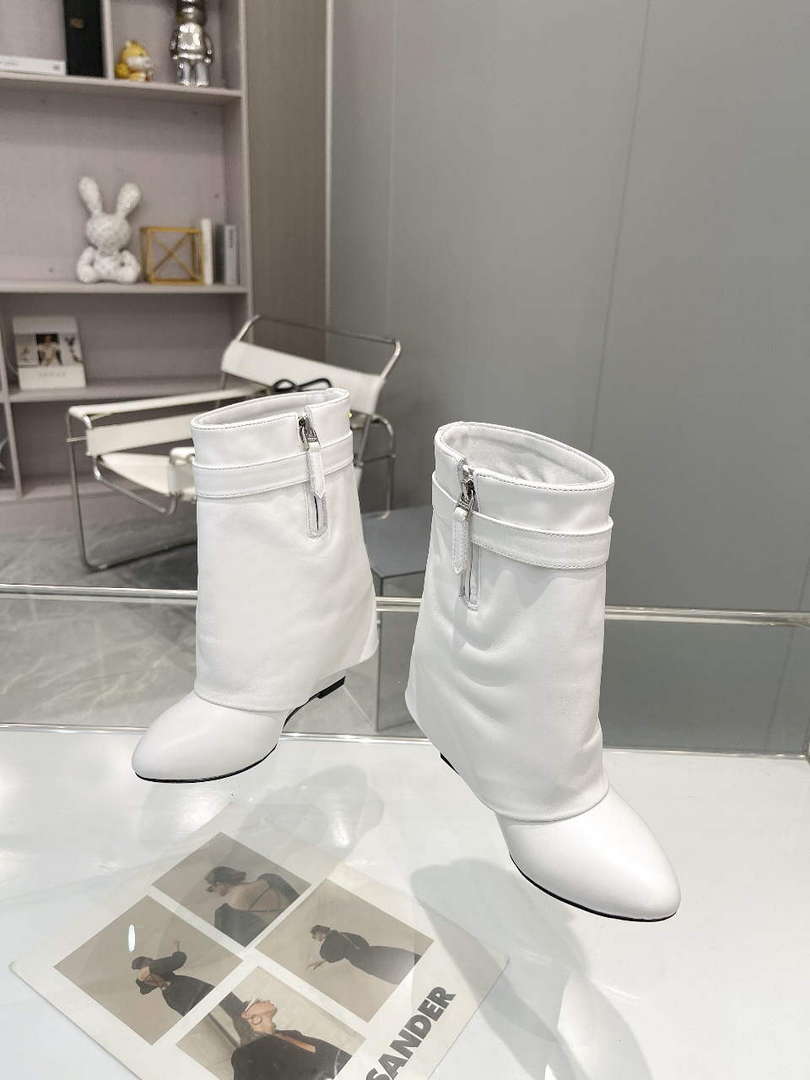 Givenchy  BE603KE0YP Women's Shoes Shark Lock Ankle Boots G97115