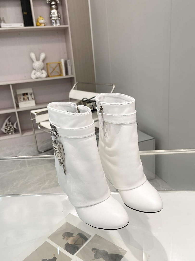 Givenchy  BE603KE0YP Women's Shoes Shark Lock Ankle Boots G97115
