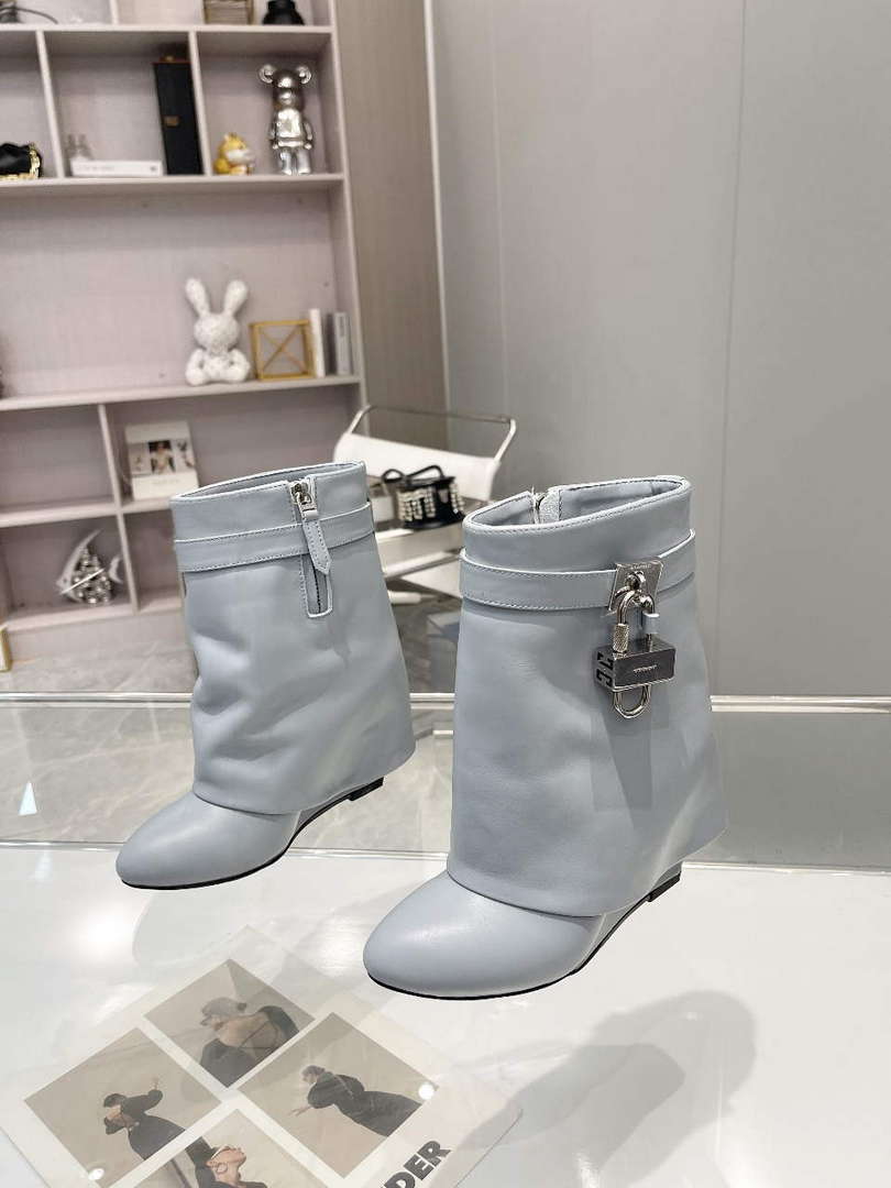 Givenchy  BE603KE0YP Women's Shoes Shark Lock Ankle Boots G97116
