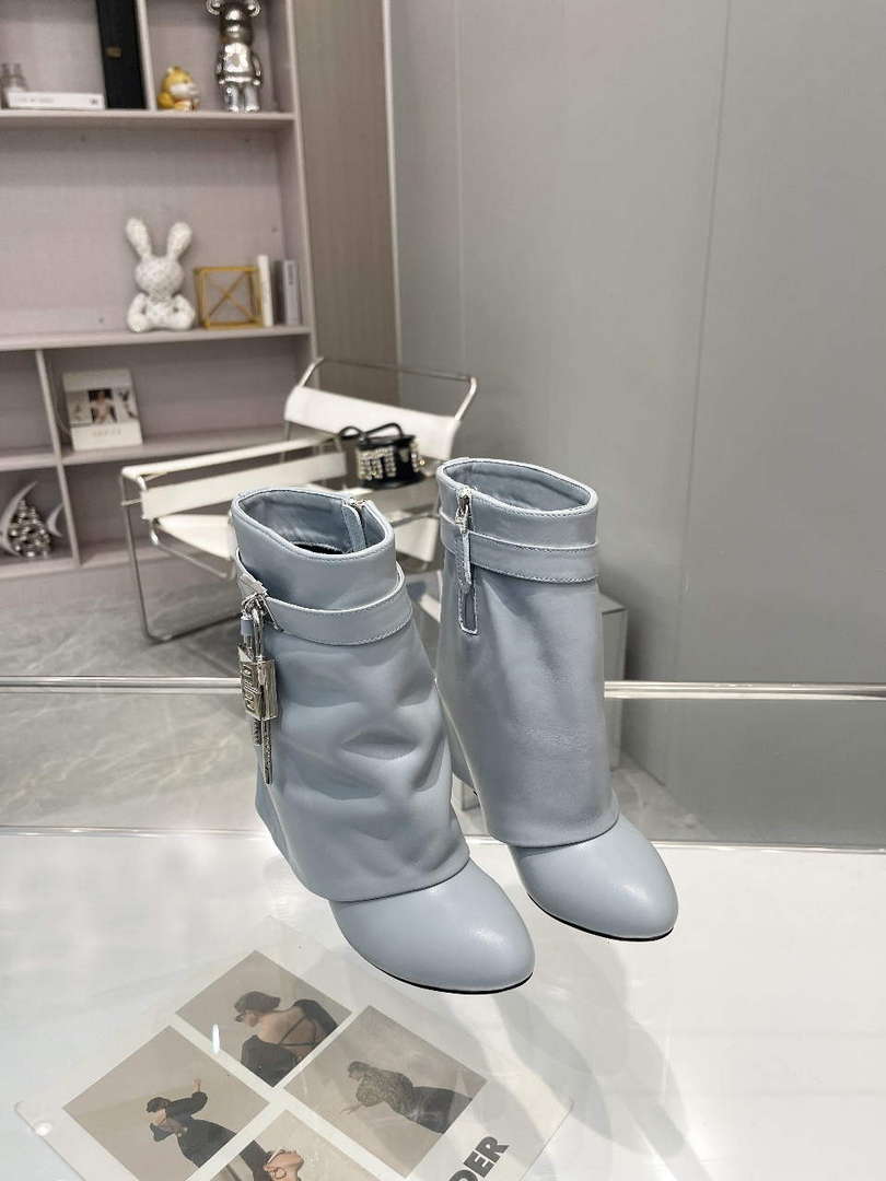 Givenchy  BE603KE0YP Women's Shoes Shark Lock Ankle Boots G97116