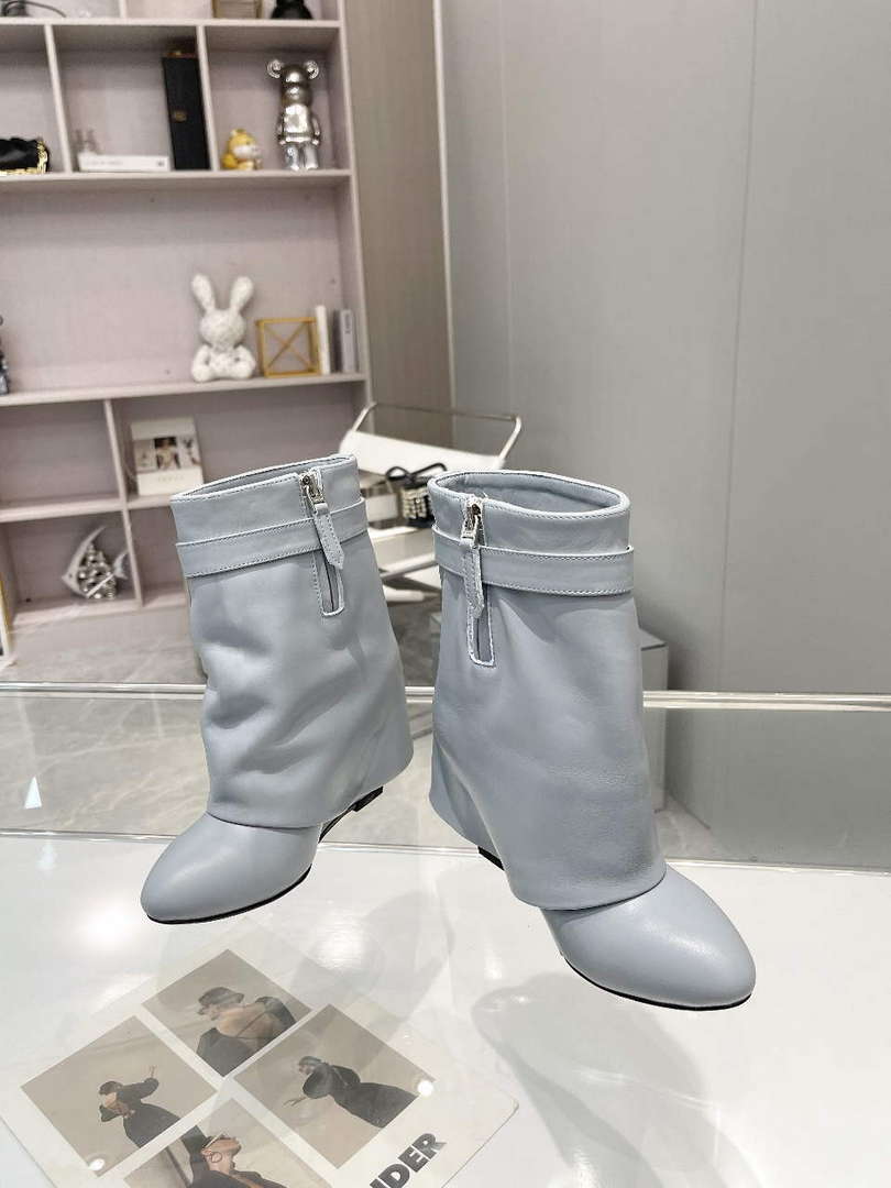 Givenchy  BE603KE0YP Women's Shoes Shark Lock Ankle Boots G97116