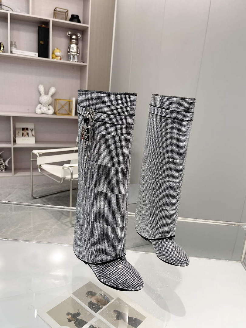 Givenchy BE7021E0YP Women's Shoes Shark Lock Boots G97106