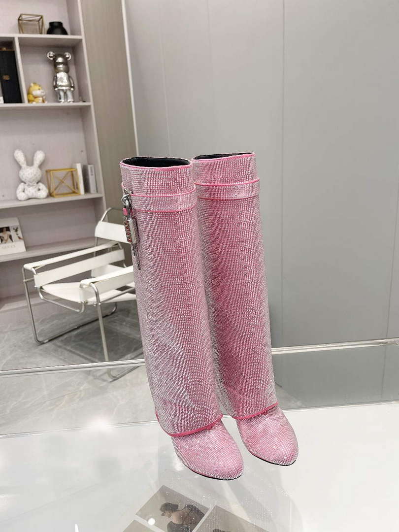Givenchy BE7021E0YP Women's Shoes Shark Lock Boots G97107