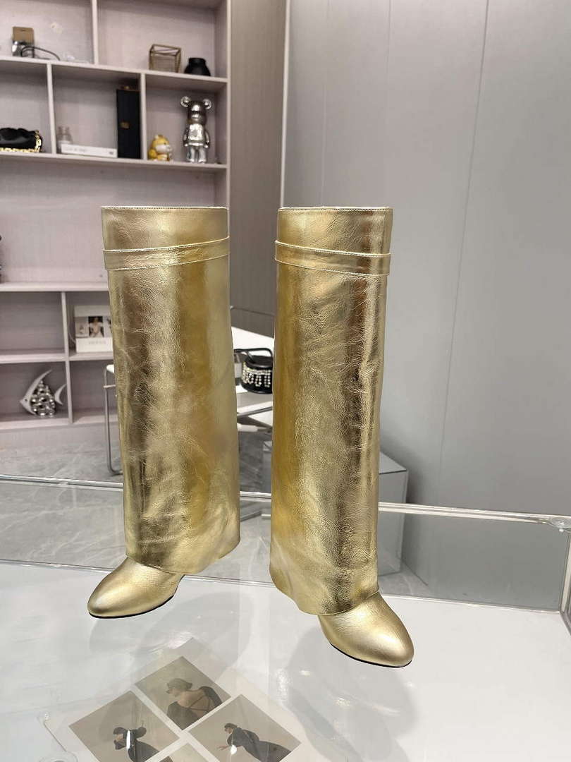 Givenchy BE7021E0YP Women's Shoes Shark Lock Boots G97108