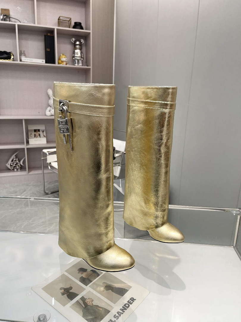 Givenchy BE7021E0YP Women's Shoes Shark Lock Boots G97108 - 35 - View 7