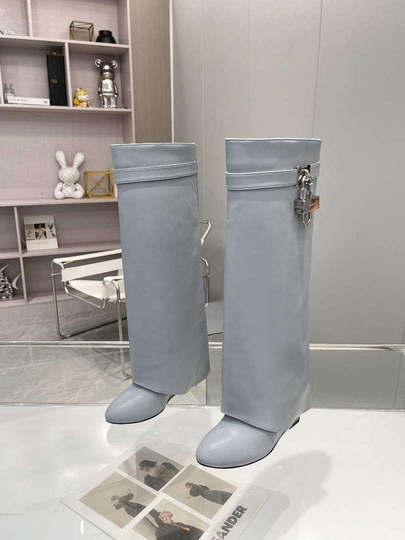 Givenchy BE7021E0YP Women's Shoes Shark Lock Boots G97111 - 35 - View 8