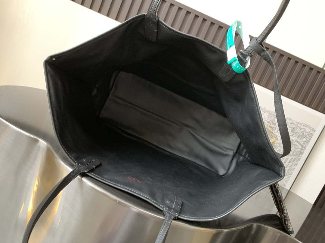 Goyard ANJOUSPMLCG03TY01P Anjou PM Bag Black
