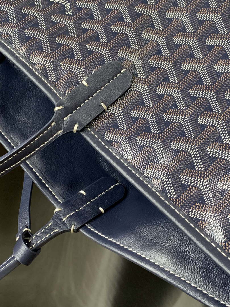 Goyard ANJOUSPMLCG03TY01P Anjou PM Bag Navy Blue