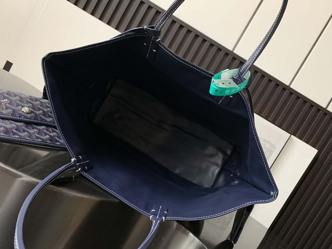 Goyard ANJOUSPMLCG03TY01P Anjou PM Bag Navy Blue