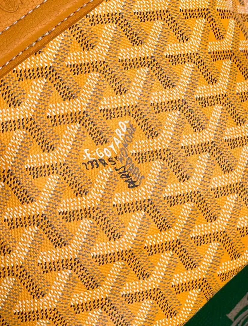 Goyard BELUGAMINTY01CL03P Beluga Mini Bag G89024