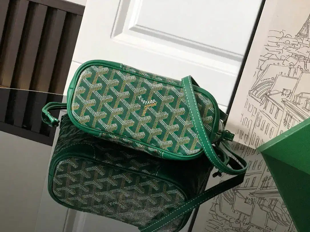Goyard BELUGAMINTY01CL03P Beluga Mini Bag G89025