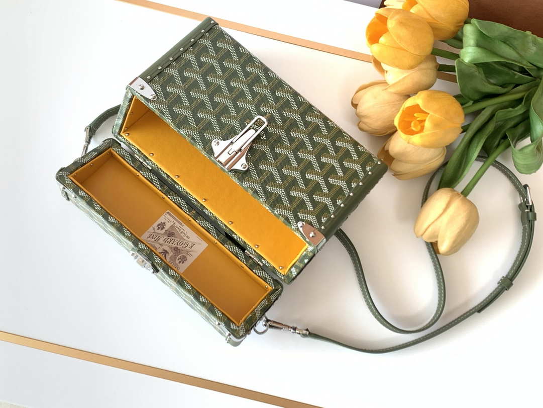 Goyard CASSETPMLTY01CL03O Cassette Trunk Bag  Ga16081