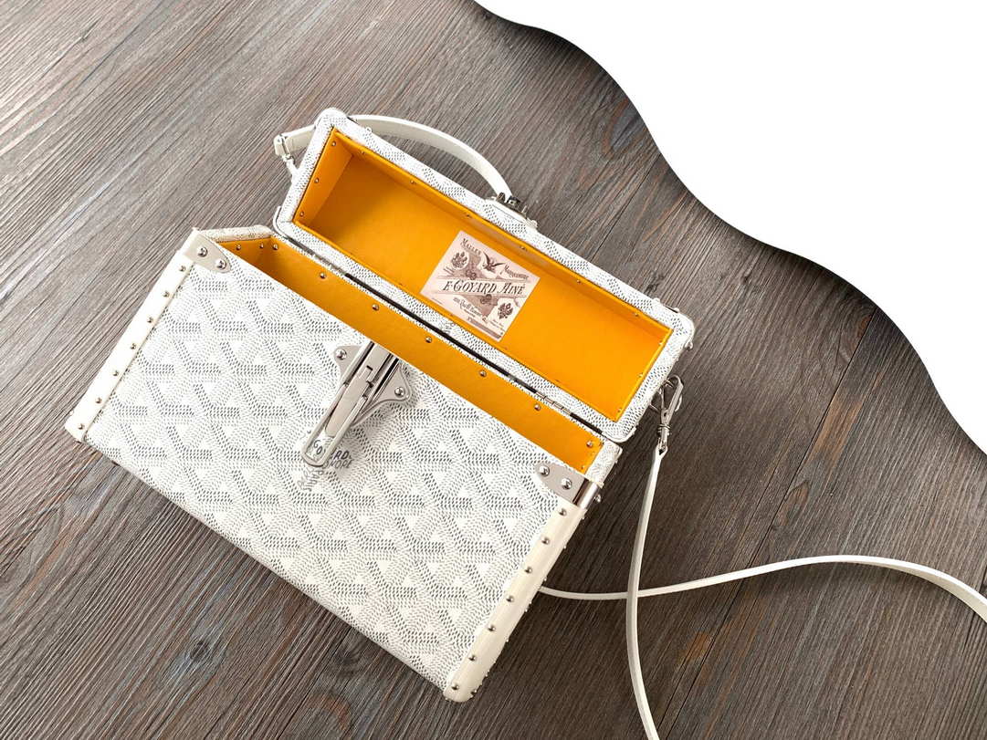 Goyard CASSETPMLTY01CL03O Cassette Trunk Bag  Ga16084