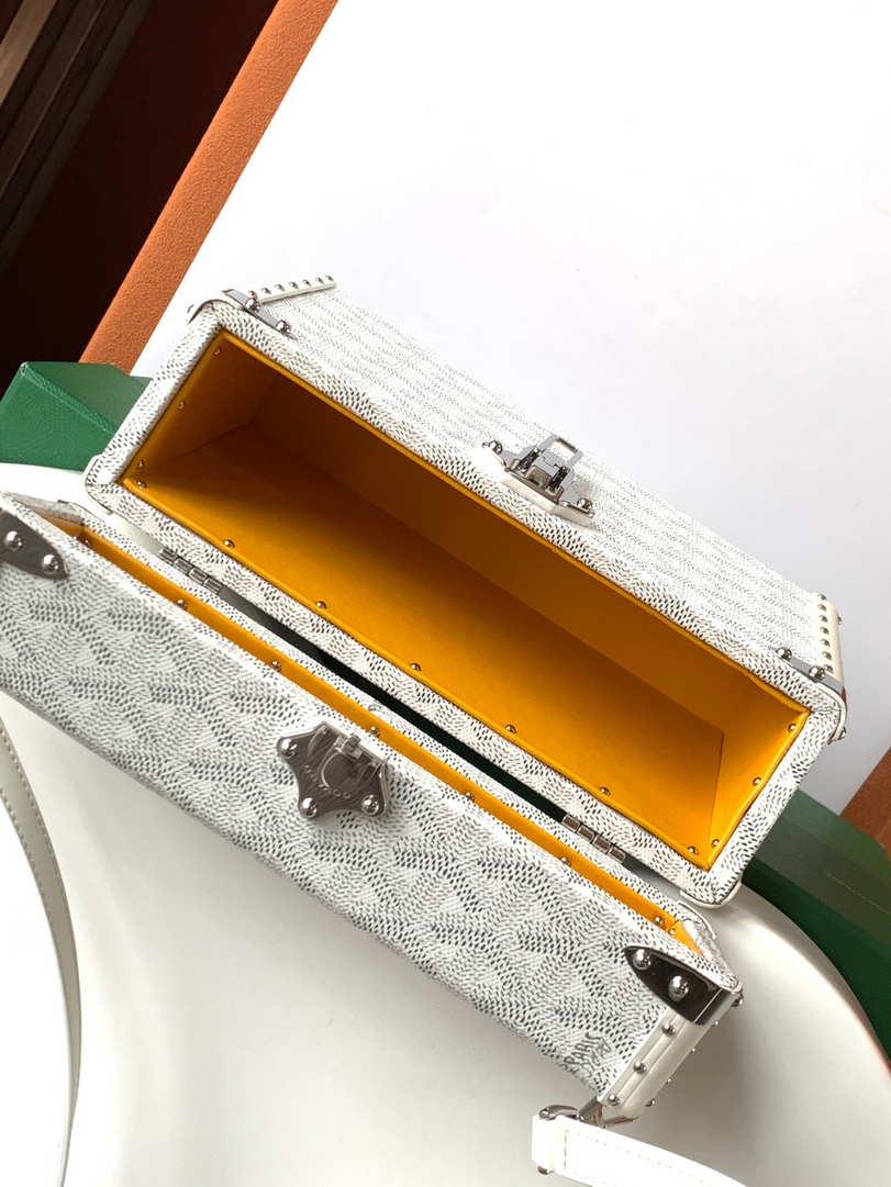 Goyard CASSETPMLTY01CL03O Cassette Trunk Bag  Ga16084