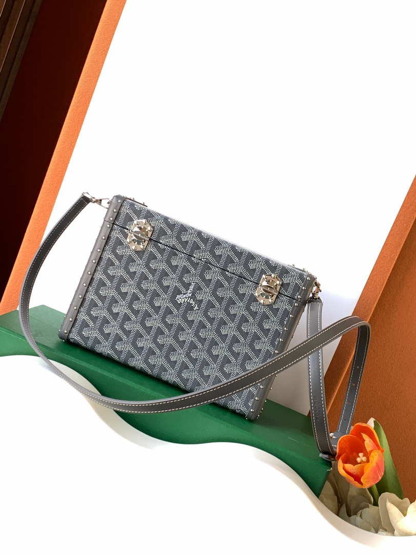 Goyard CASSETPMLTY01CL03O Cassette Trunk Bag  Ga16085
