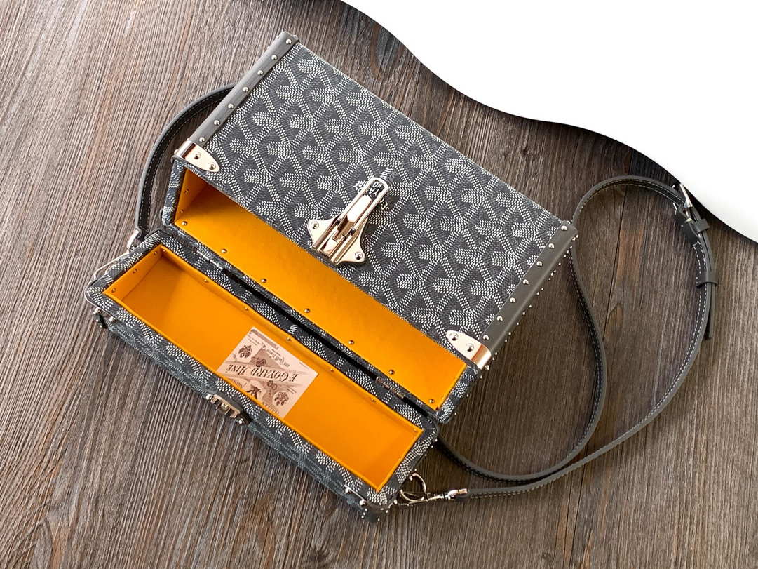 Goyard CASSETPMLTY01CL03O Cassette Trunk Bag  Ga16085