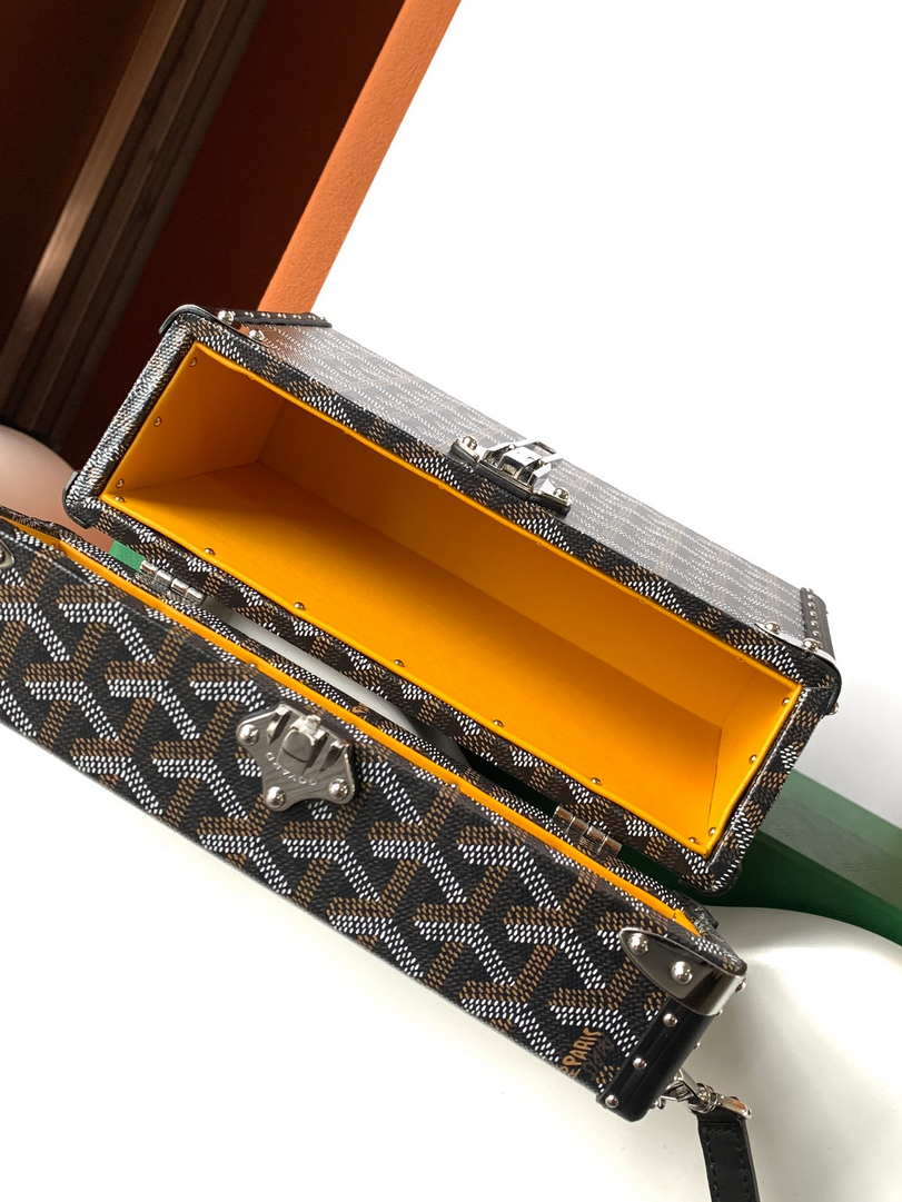 Goyard CASSETPMLTY01CL03O Cassette Trunk Bag  Ga16086