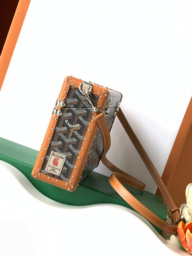 Goyard CASSETPMLTY01CL03O Cassette Trunk Bag  Ga16090