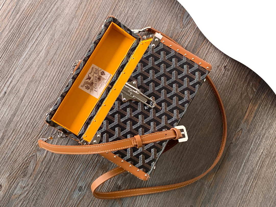 Goyard CASSETPMLTY01CL03O Cassette Trunk Bag  Ga16090
