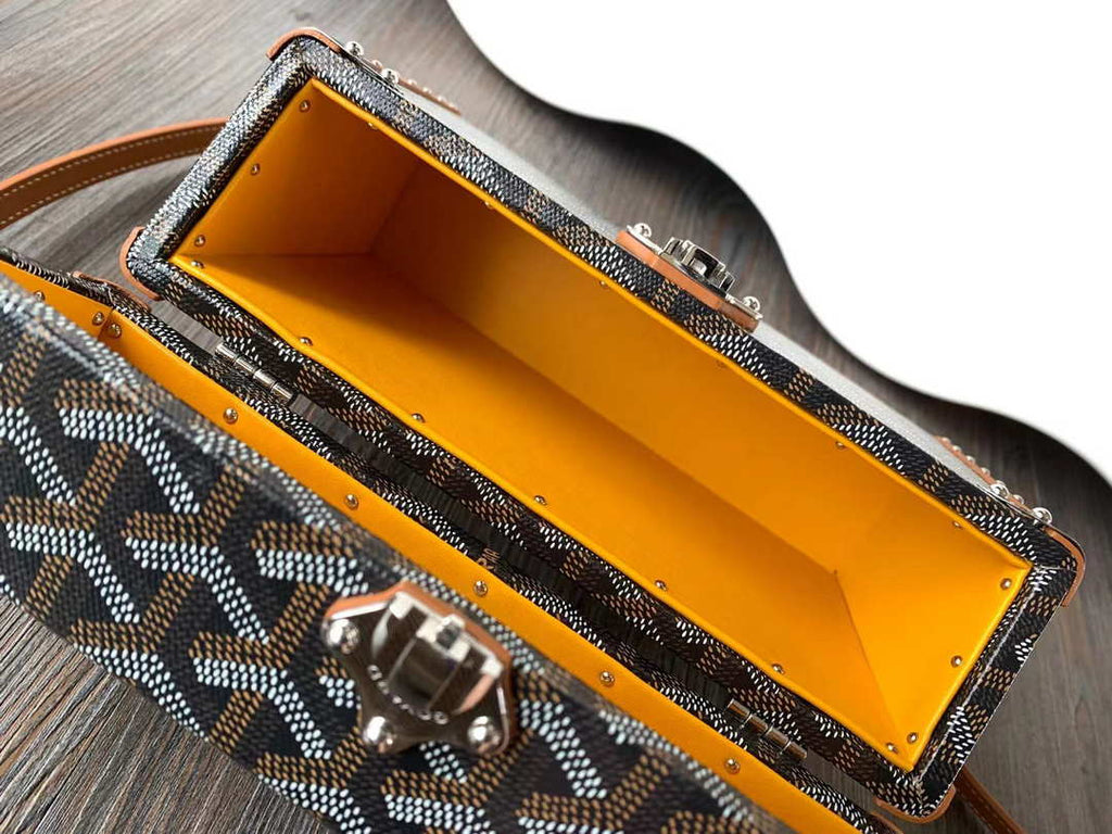 Goyard CASSETPMLTY01CL03O Cassette Trunk Bag  Ga16090