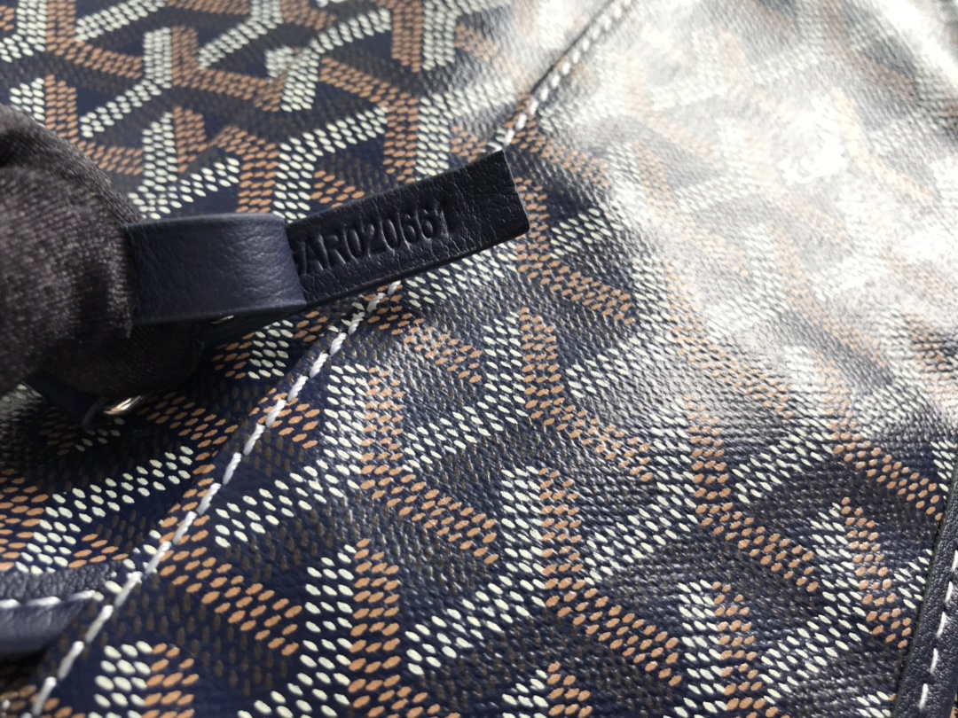 Goyard GMLCG09TY09P Anjou GM Bag Navy Blue