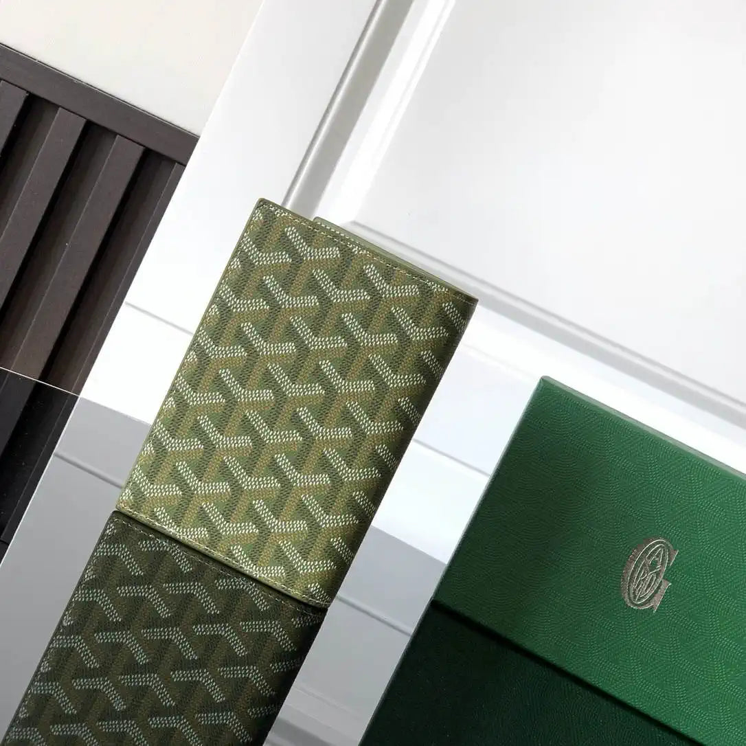 Goyard GRENELPMLTY01CL01X Grenelle Passport Cover G25181
