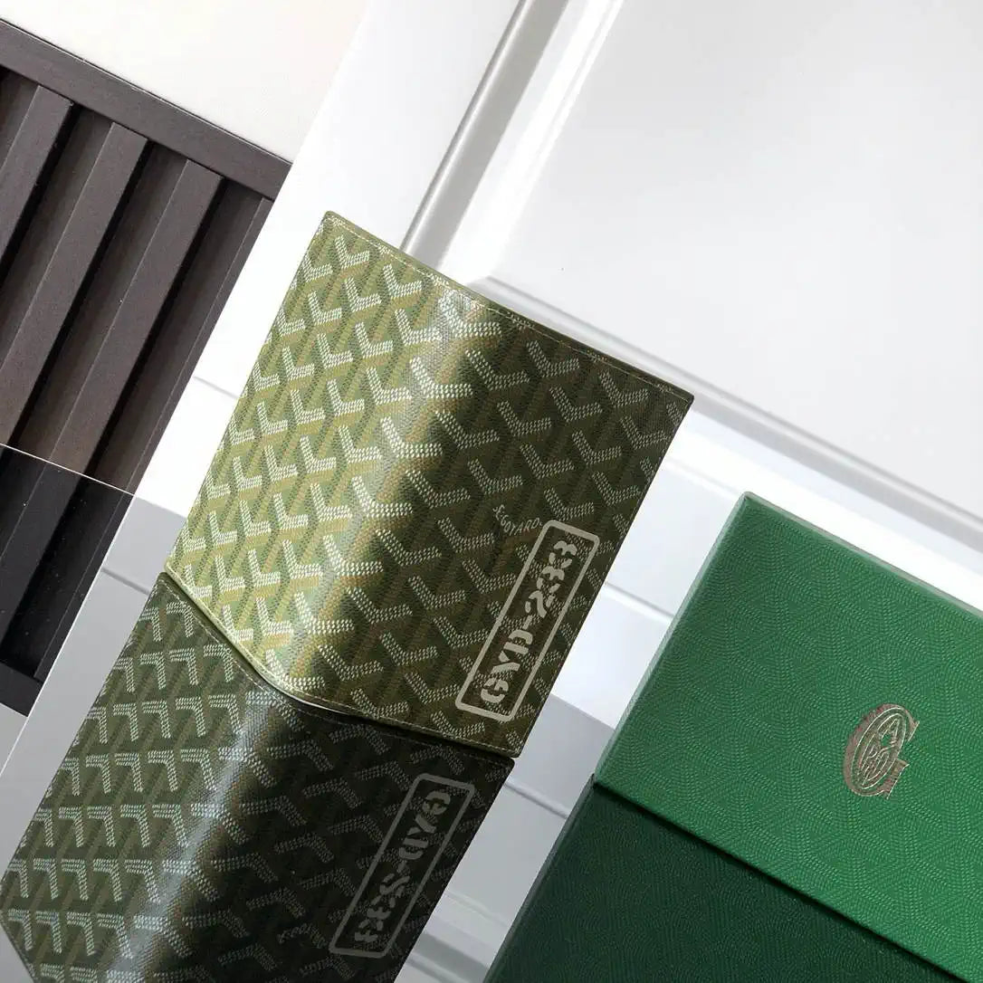 Goyard GRENELPMLTY01CL01X Grenelle Passport Cover G25181