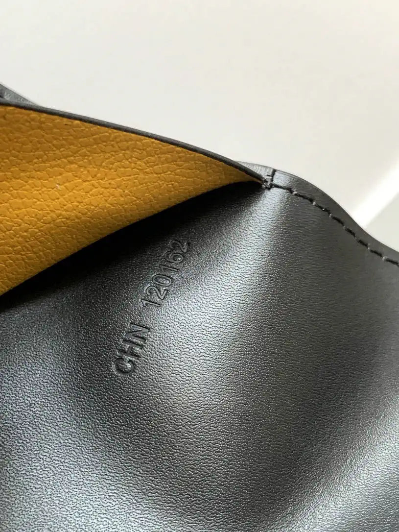 Goyard GRENELPMLTY01CL01X Grenelle Passport Cover G25190