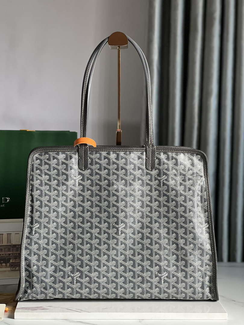 Goyard HARDY2PMLTY07CG07P Hardy PM Bag Gray - Default Title - View 1