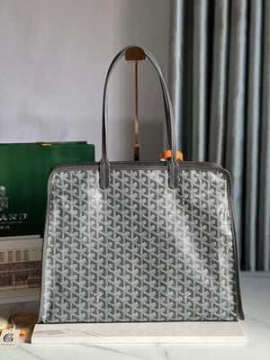 Goyard HARDY2PMLTY07CG07P Hardy PM Bag Gray - Default Title - View 4