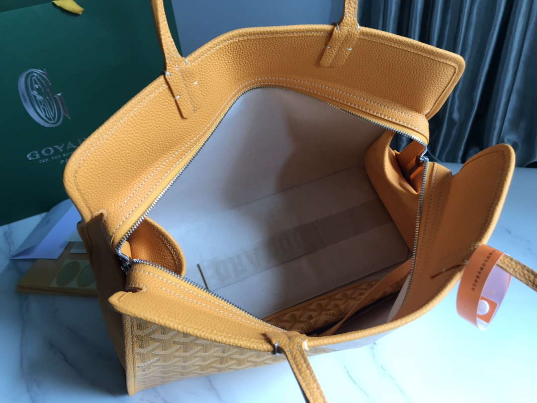 Goyard HARDY2PMLTY07CG07P Hardy PM Bag Yellow