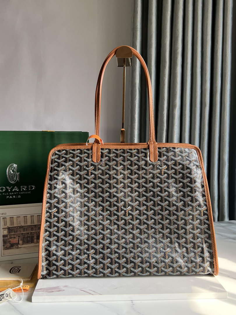 Goyard HARDY2PMLTY07CG07P Hardy PM Bag Brown