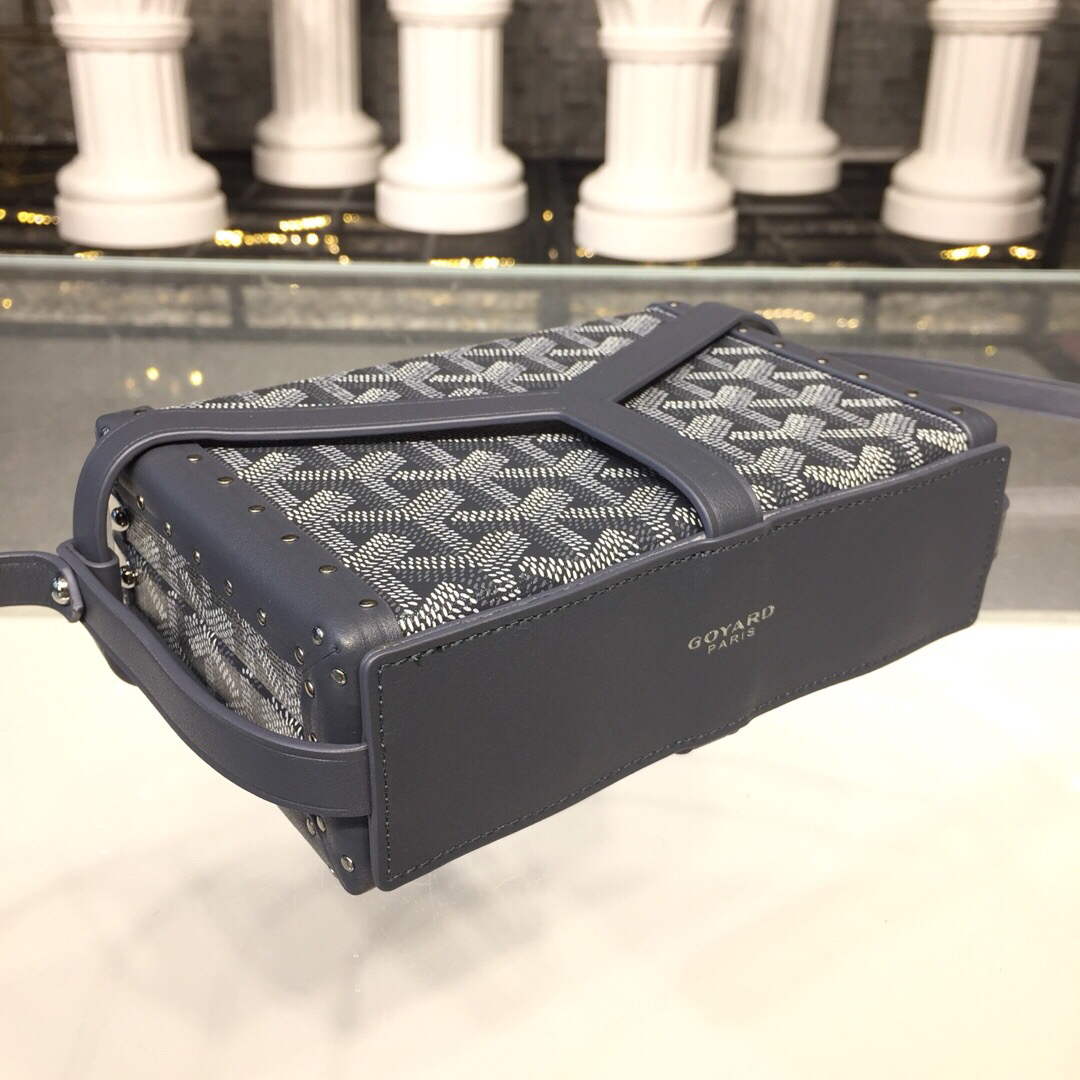 Goyard MINA08PMLTY01CL01P Minaudi¨¨re Trunk Bag Gray