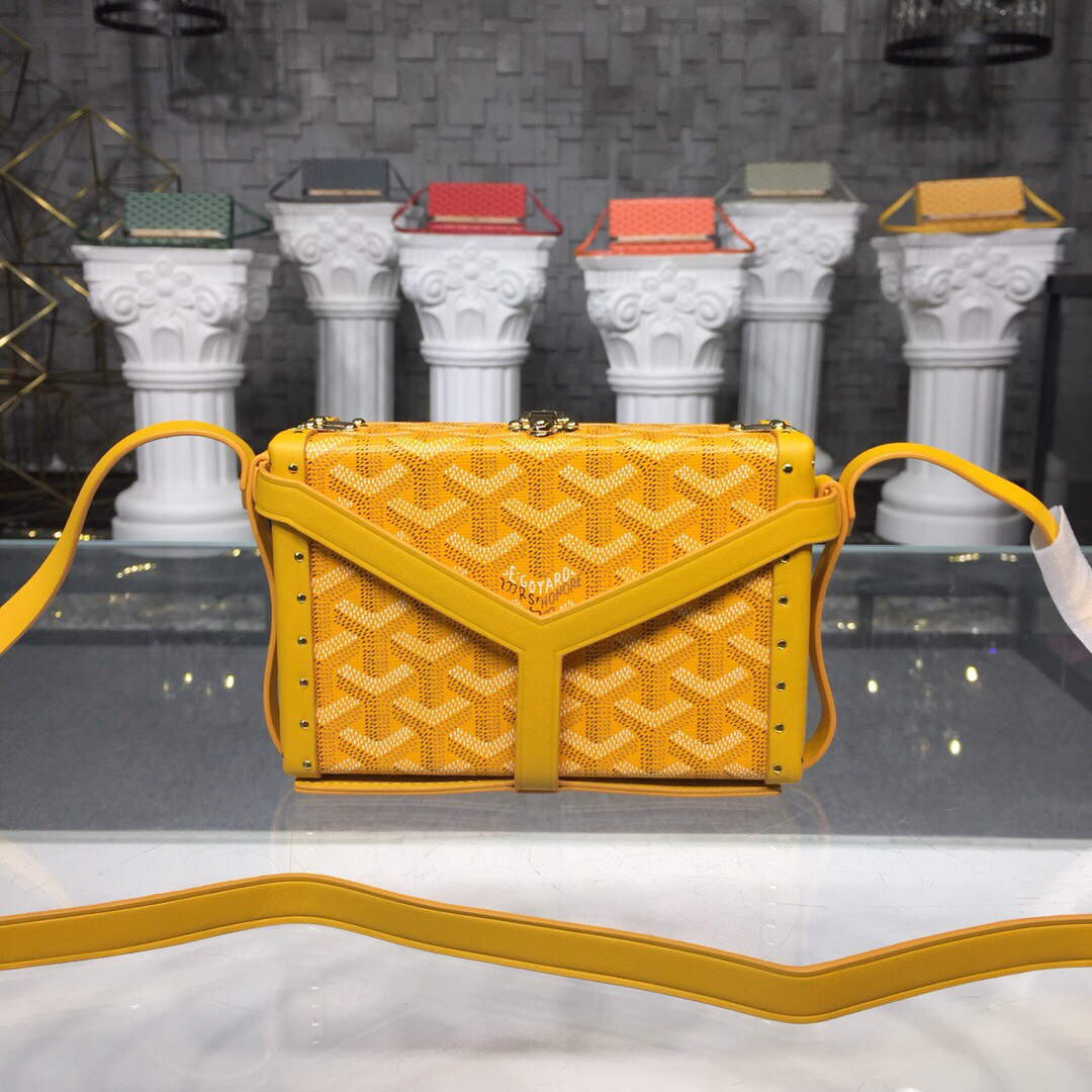 Goyard MINA08PMLTY01CL01P Minaudi¨¨re Trunk Bag Yellow