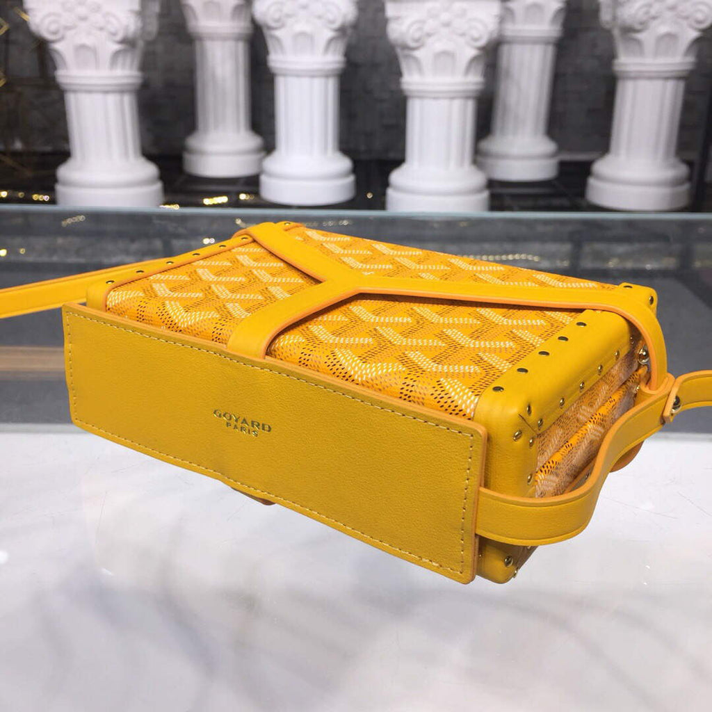 Goyard MINA08PMLTY01CL01P Minaudi¨¨re Trunk Bag Yellow