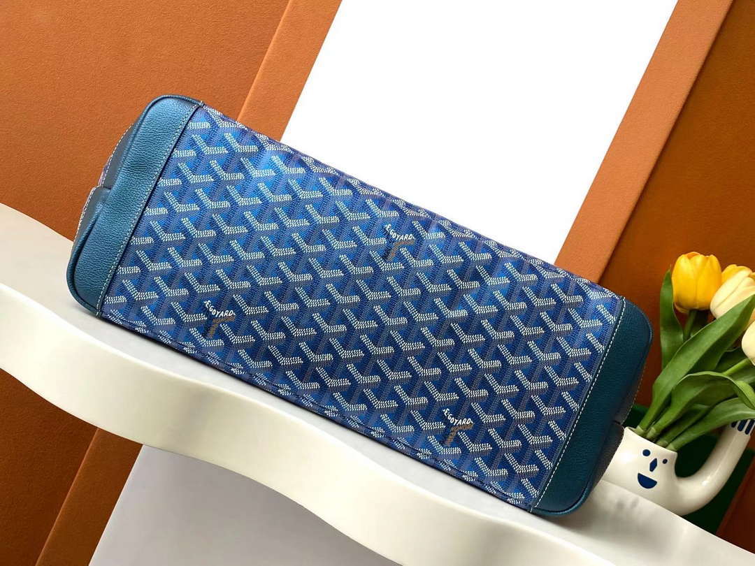 Goyard MMLTY01CL03P Artois MM Bag Pearly Blue