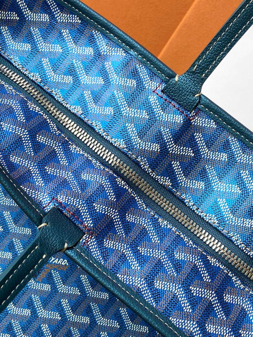 Goyard MMLTY01CL03P Artois MM Bag Pearly Blue