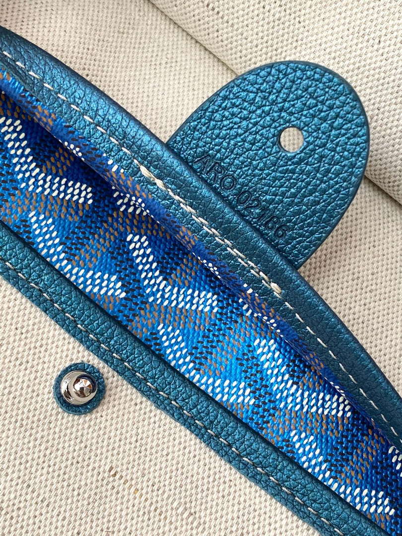 Goyard MMLTY01CL03P Artois MM Bag Pearly Blue