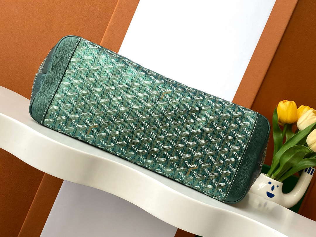 Goyard MMLTY01CL03P Artois MM Bag Pearly Green