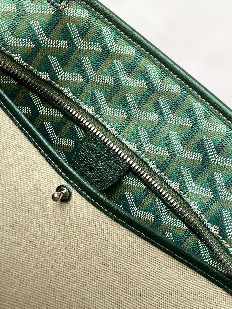 Goyard MMLTY01CL03P Artois MM Bag Pearly Green