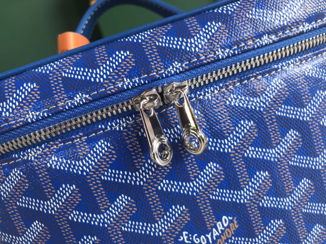 Goyard MUSEVAPMLTY01CL03P Muse Vanity Case PM Bag Blue - Default Title - View 5