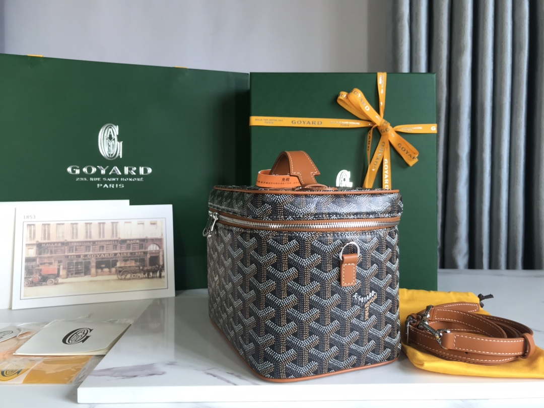 Goyard MUSEVAPMLTY01CL03P Muse Vanity Case PM Bag Brown & Black