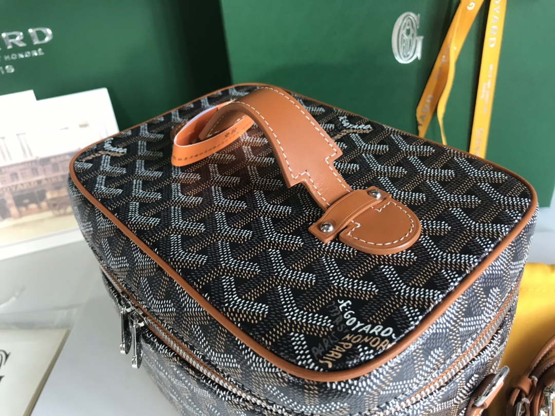 Goyard MUSEVAPMLTY01CL03P Muse Vanity Case PM Bag Brown & Black - Default Title - View 5