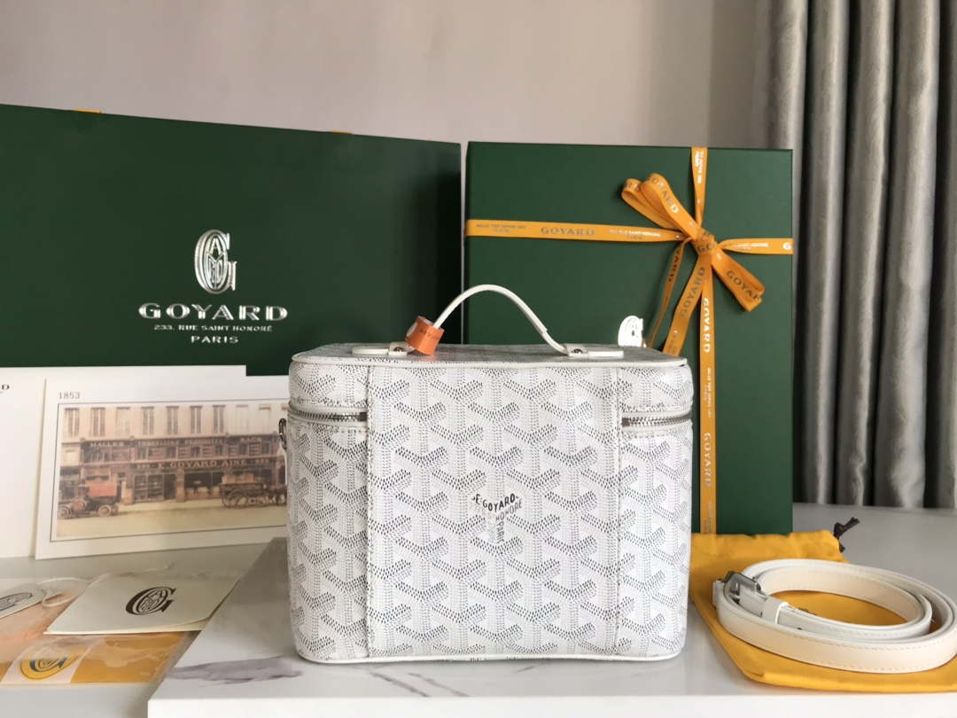 Goyard MUSEVAPMLTY01CL03P Muse Vanity Case PM Bag White - Default Title - View 3