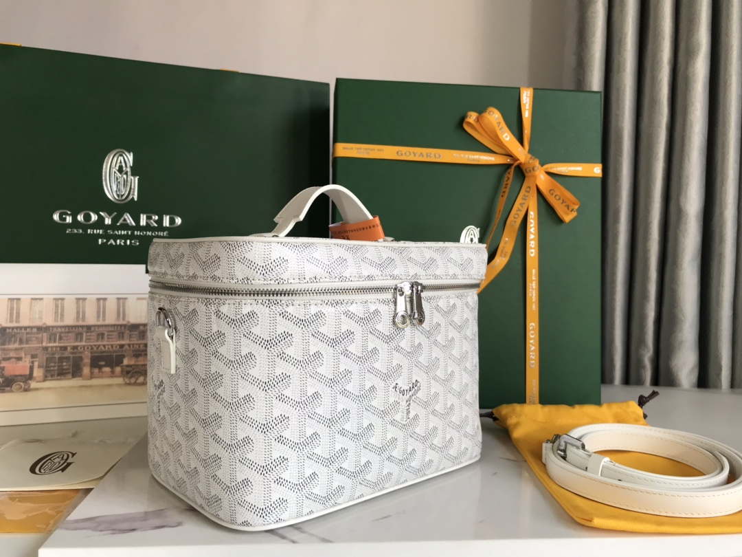 Goyard MUSEVAPMLTY01CL03P Muse Vanity Case PM Bag White
