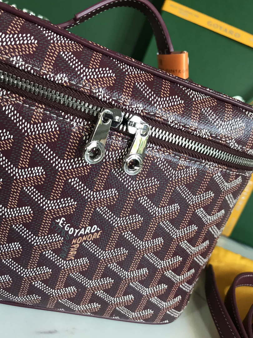 Goyard MUSEVAPMLTY01CL03P Muse Vanity Case PM Bag Wine Red
