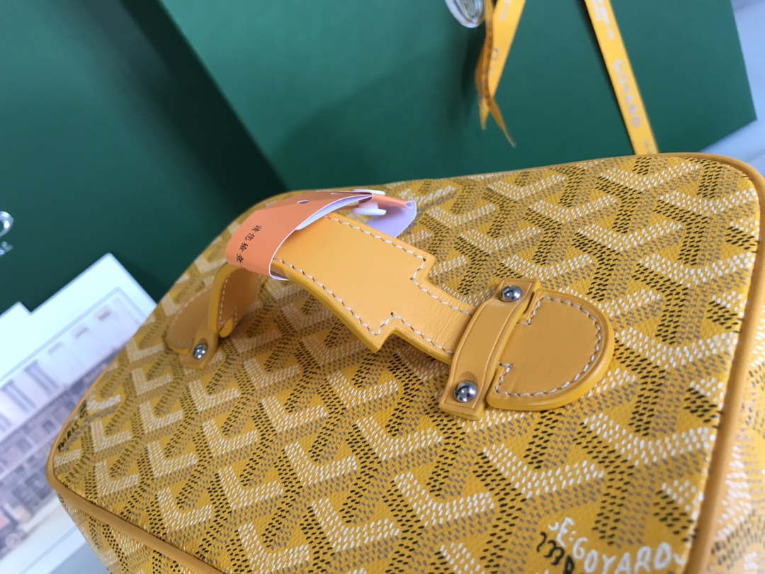 Goyard MUSEVAPMLTY01CL03P Muse Vanity Case PM Bag Yellow