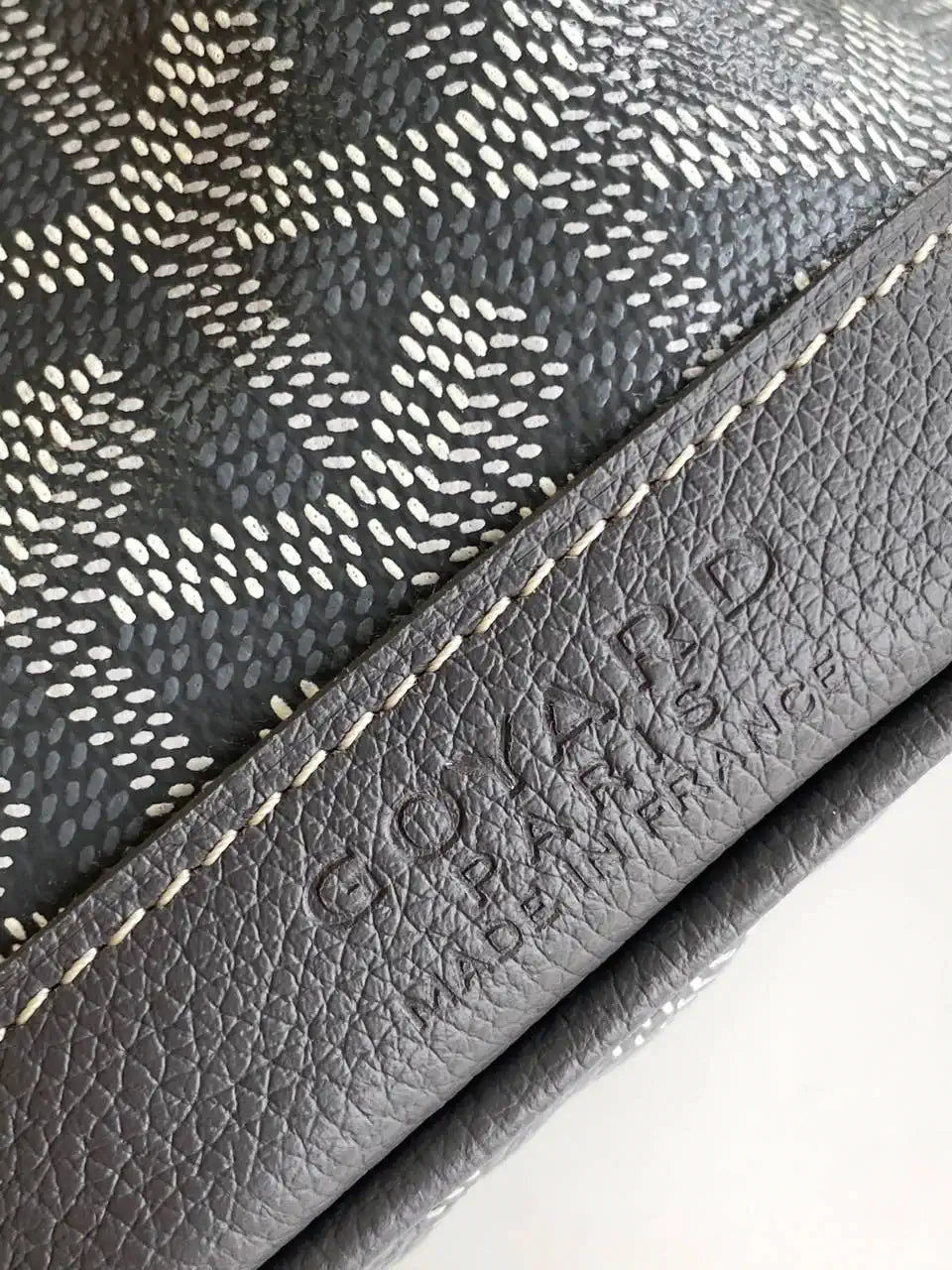 Goyard PEFLOTMINTY01CL03P Petit Flot Mini bucket bag Gy9015
